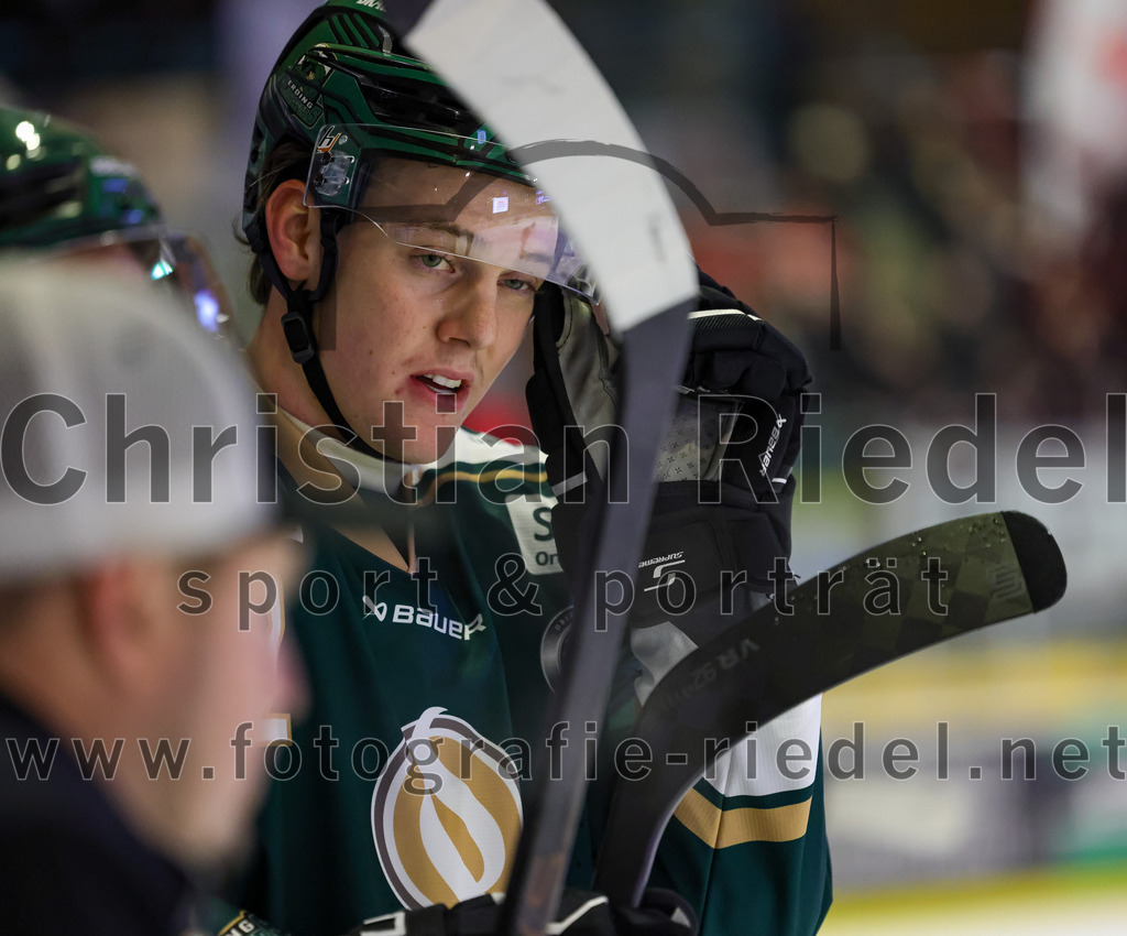 2025-12-14_082_TSV_Erding_gegen_ECDC_Memmingen_Indians | Erding, Deutschland, 14.12.2025:Eishockey, Oberliga Süd 2025 / 2026, 26. Spieltag, TSV Erding gegen ECDC Memmingen Indians, Endergebnis: 1:2Foto: Christian Riedel / fotografie-riedel.net