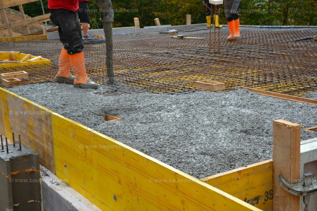 bib-lg04-betonarbeiten-0323 | Nach LV-Leistungsgruppen sortierte Detailfotos über den Bau eines Hauses. Alle Hausbau-Bilder direkt vom Urheber und Autor der Website Haus-Selber-Bauen.com
