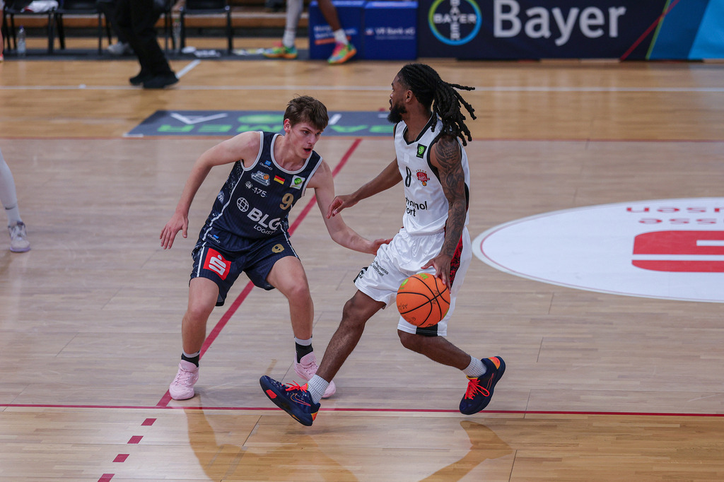 Pro A BAYER GIANTS vs Eisbären Bremerhaven-101 | Fotos von Basketballspielen aus dem Raum NRW fotografiert von Gero Mueller-Laschet und Daniel Schaefer - Realisiert mit Pictrs.com