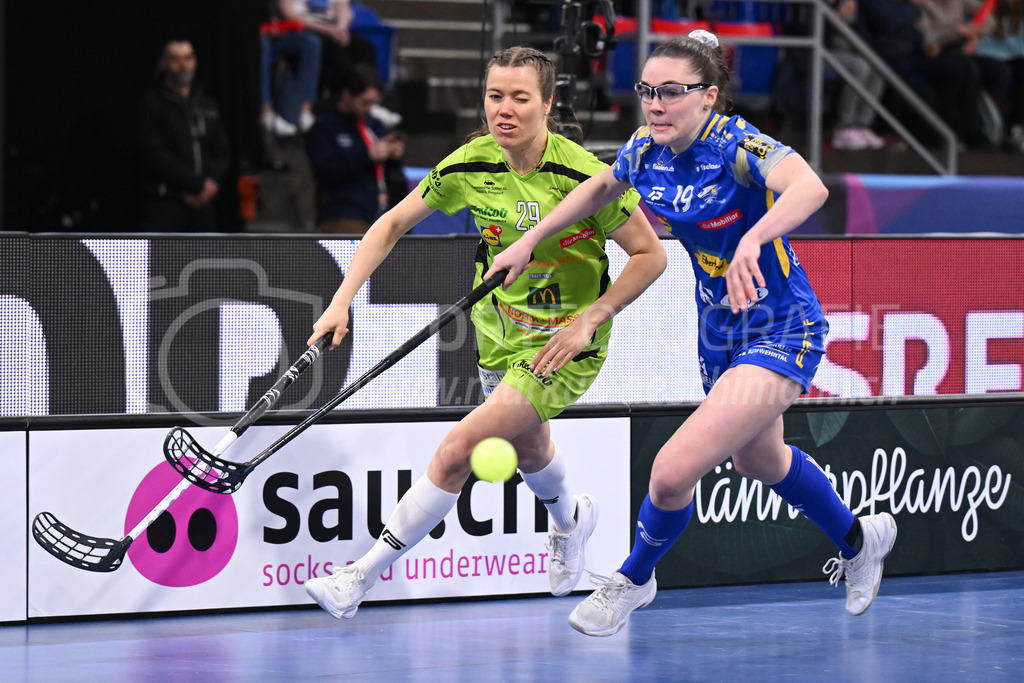 Kloten-Dietlikon Jets vs Skorpion Emmental Zollbrück - 15. April 2023 | Kloten-Dietlikon Jets vs Skorpion Emmental Zollbrück
Stimo Arena, Kloten
Ada Hoek (#29 Skorpion Emmental Zollbrueck) gegen Noomi Überschlag (#19 Kloten-Dietlikon Jets)
Bild: Sportfotografie Markus Aeschimann | www.markus-aeschimann.ch - Realisiert mit Pictrs.com