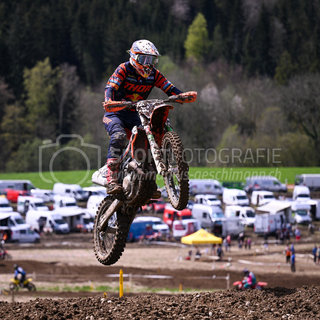 Motocross Schlatt bei Winterthur - 29. April 2023 | Fahrer in der Kategorie Hobby Open am Motocross Schlatt bei Winterthur, 29. April 2023.
Instagram: @mx_schlatt | @mc_wila | @sam_schweiz
Bild: Sportfotografie Markus Aeschimann | www.markus-aeschimann.ch - Realisiert mit Pictrs.com