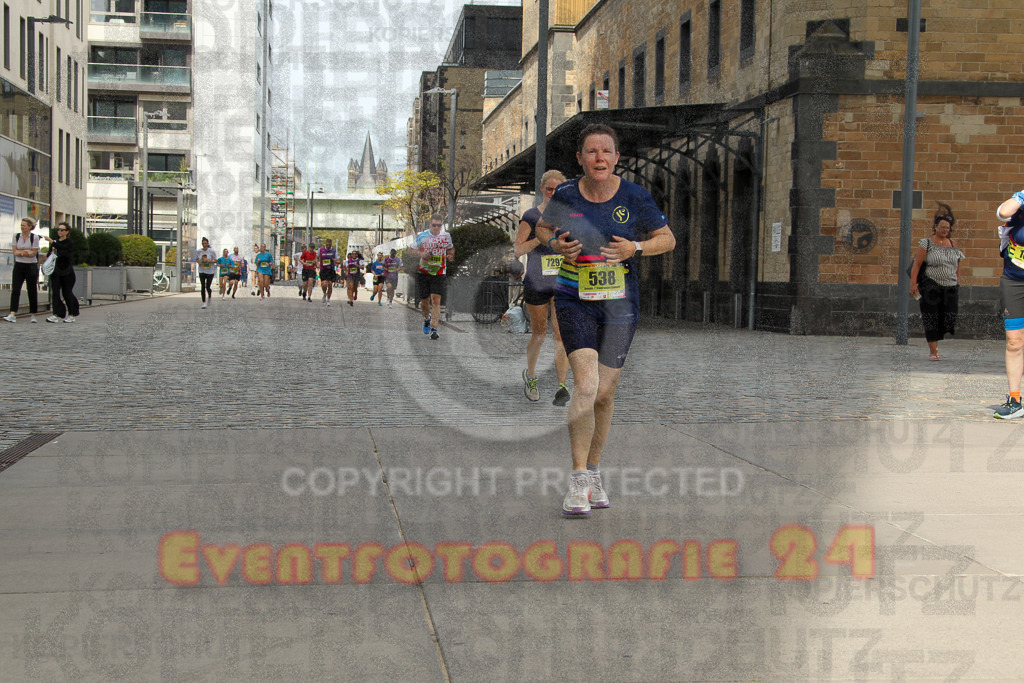 250920_1327_EV4_5597 | Sportfotografie im Rhein-Sieg Kreis, Köln, Bonn, NRW, Rheinland Pfalz, Hessen, etc. Unser Tätigkeitsfeld umfasst den Laufsport vom Volkslauf über den Marathon, Duathlon, Triathon bis zum Ultralauf wie Kölnpfad Ultra oder Schindertrail.