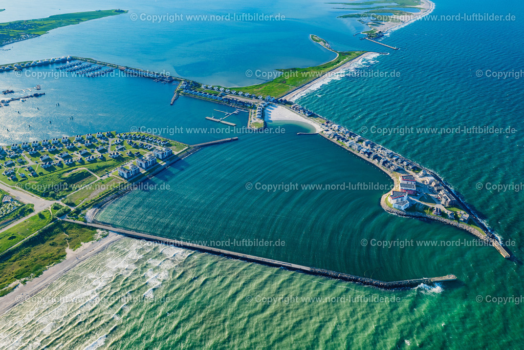 Olpenitz_ELS_2919170524 | KAPPELN 01.05.2024 Ferienhaus Anlage in Olpenitz von NOVASOL AS und H&amp;P Residenz Bollwark in Kappeln im Bundesland Schleswig-Holstein. Weiterführende Informationen bei: Gerald Kretschmer,  NOVASOL A/S,  Olpenitz Grund GmbH & Co. KG. // Holiday home complex in Olpenitz from NOVASOL AS and H&amp;P Residenz Bollwark in Kappeln in the state of Schleswig-Holstein. Further information at: Gerald Kretschmer,  NOVASOL A/S,  Olpenitz Grund GmbH & Co. KG. Foto: Martin Elsen