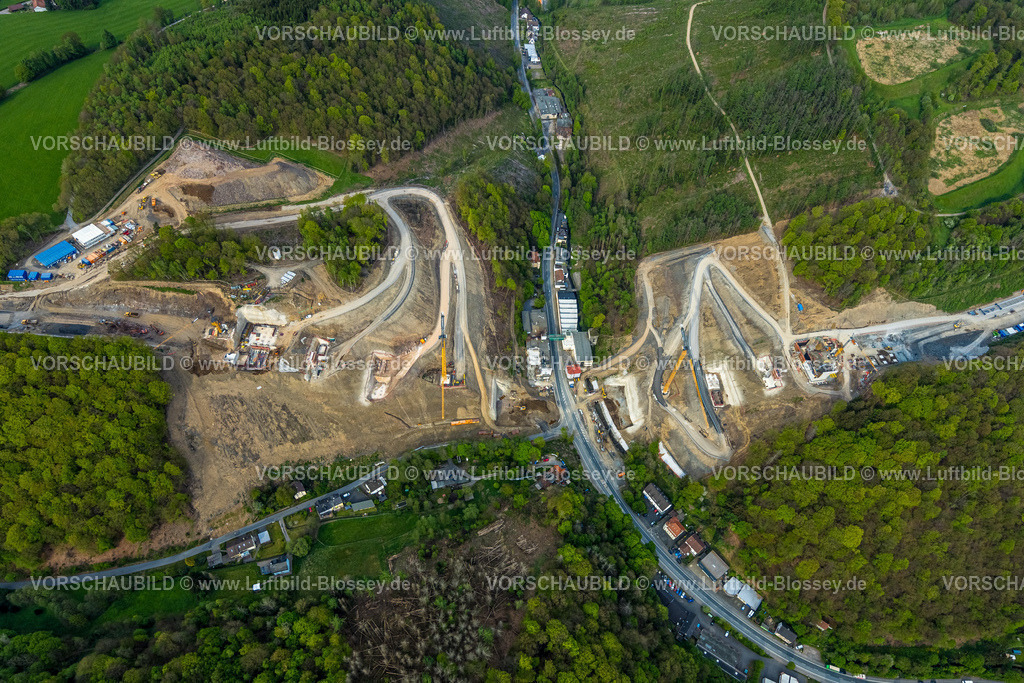 Luedenscheid240502648Rahmede-Bruecke_Autobahn-A45 | Luftbild, Lüdenscheid, Bauarbeiten an der Rahmedetalbrücke an der Autobahn A45, Verkehrsinfrastruktur, die ersten Fundamente der Brückenpfeiler sind erkennbar, Autobahnsperrung, Ruhrgebiet, Nordrhein-Westfalen, Deutschland