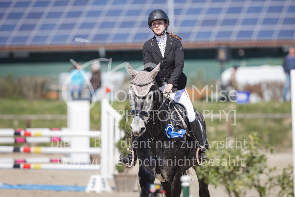 220416_3_A-Springen-361 | Frühlingsfest der Pferde
Herford
16.April 2022
03/1 Sprigprüfung mit steigenden Anforderungen Kl. A** geschlossen 0-43 RLP