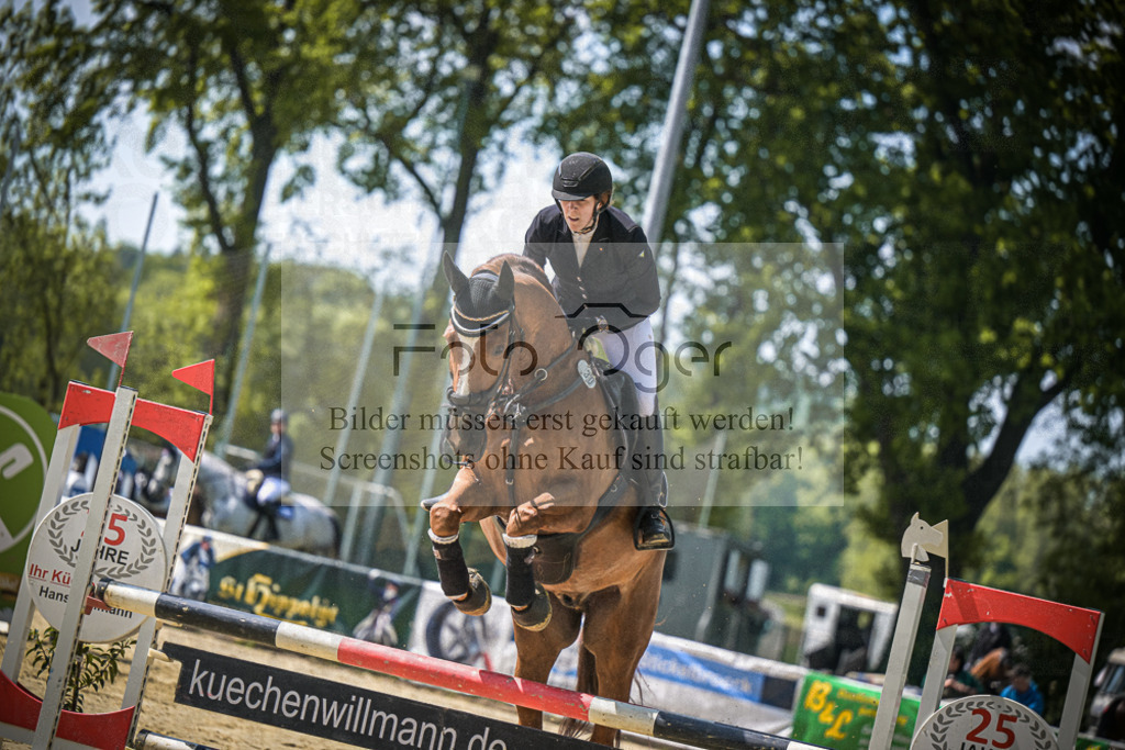 DOS_9232 | Entdecke hochwertige Reitturnierfotos von Foto Oger. Professionell, emotional und authentisch – jetzt Lieblingsmomente im Shop bestellen.Deutschlandweite Turnierfotografie. - Realisiert mit Pictrs.com