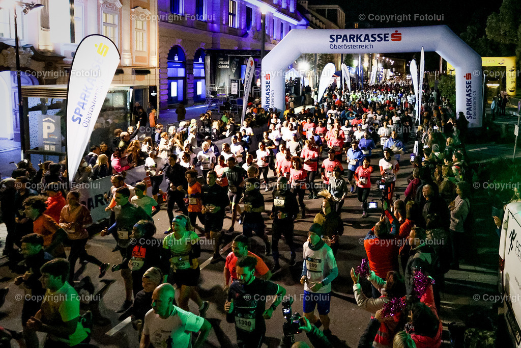 A-BINDER_20220922_0047 | LINZ,  AUSTRIA,22.Sept. 2022 - Night Run, Image shows Night Run.
Photo: Sportmediapics.com/ Manfred Binder
