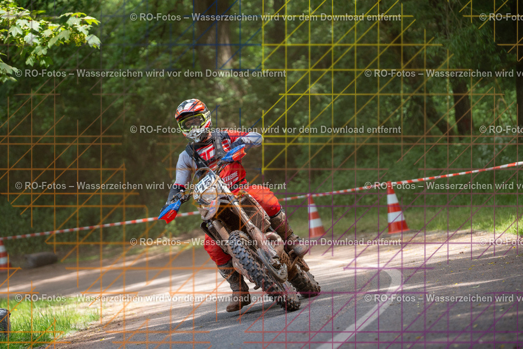 Wolfshausen 5 Lauf -403 | Sportfotografie von RO-Fotos: Motorsport, Motocross, Enduro, Laufveranstaltungen und Triathlon. Professionelle Fotos von Sportlern und Events. - Realisiert mit Pictrs.com