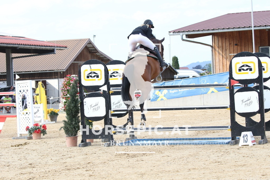 DL2Q8855 | Willkommen bei Brunnmayr - Design & Fotografie – Ihrem Spezialisten für Reitturniere und Pferdeveranstaltungen in Oberösterreich, Salzburg und Bayern! Seit über 17 Jahren sind wir leidenschaftlich dabei.