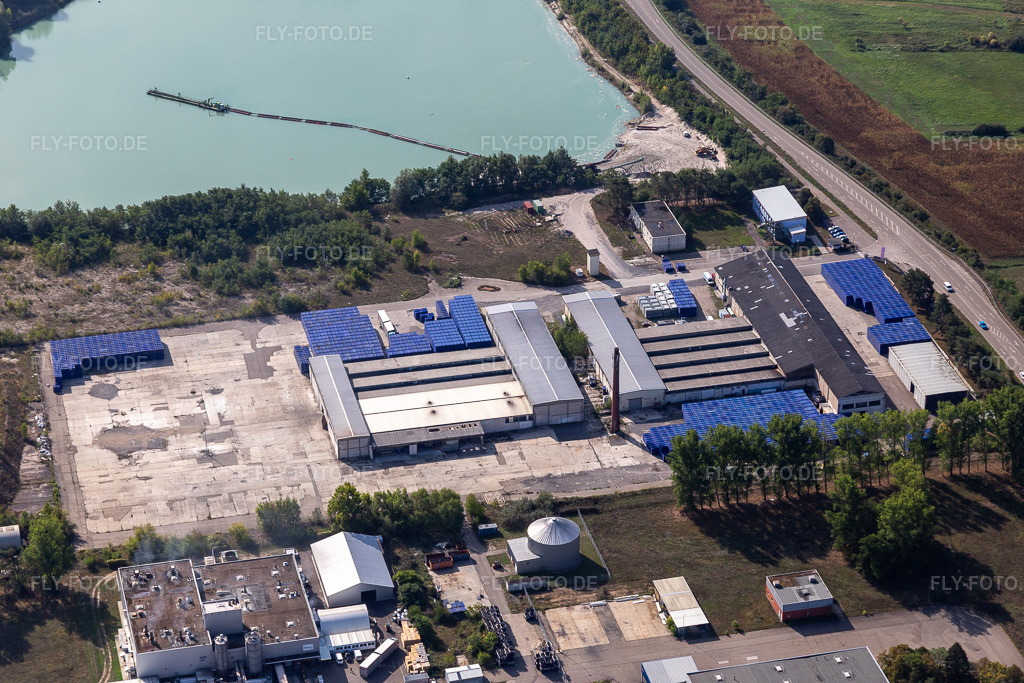 Luftbild: Werksgelände der der Berry Plastics GmbH in Philippsburg im Bundesland Baden-Württemberg in Deutschland. Foto: IMG_122831.jpg vom 11.09.2020 durch Werner Riehm/FLY-FOTO.de