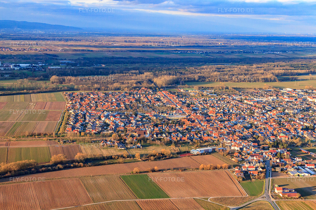 Luftbild: stadtansicht aus Süden im Winter in Offenbach an der Queich im Bundesland Rheinland-Pfalz in Deutschland. Foto: IMG_62238.jpg vom 23.02.2014 durch Werner Riehm/FLY-FOTO.de
