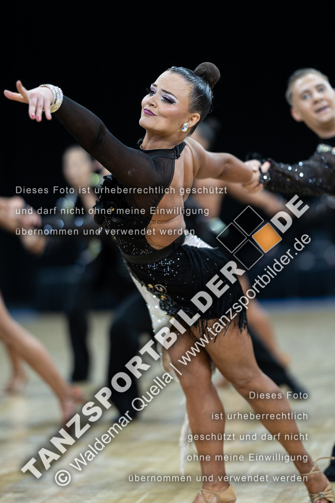 20230226-11156 | Hier finden Sie Tanz Bilder vom Latein und Standard Formationen tanzen. Sportbilder vom Tanzsport. Schöne Fotos und von Weltmeisterschaft, Europameisterschaft, Bundesliga, Regionalliga, Oberliga und Landesliga sowie von GOC Stuttgart, DanceComp, WM Bremen