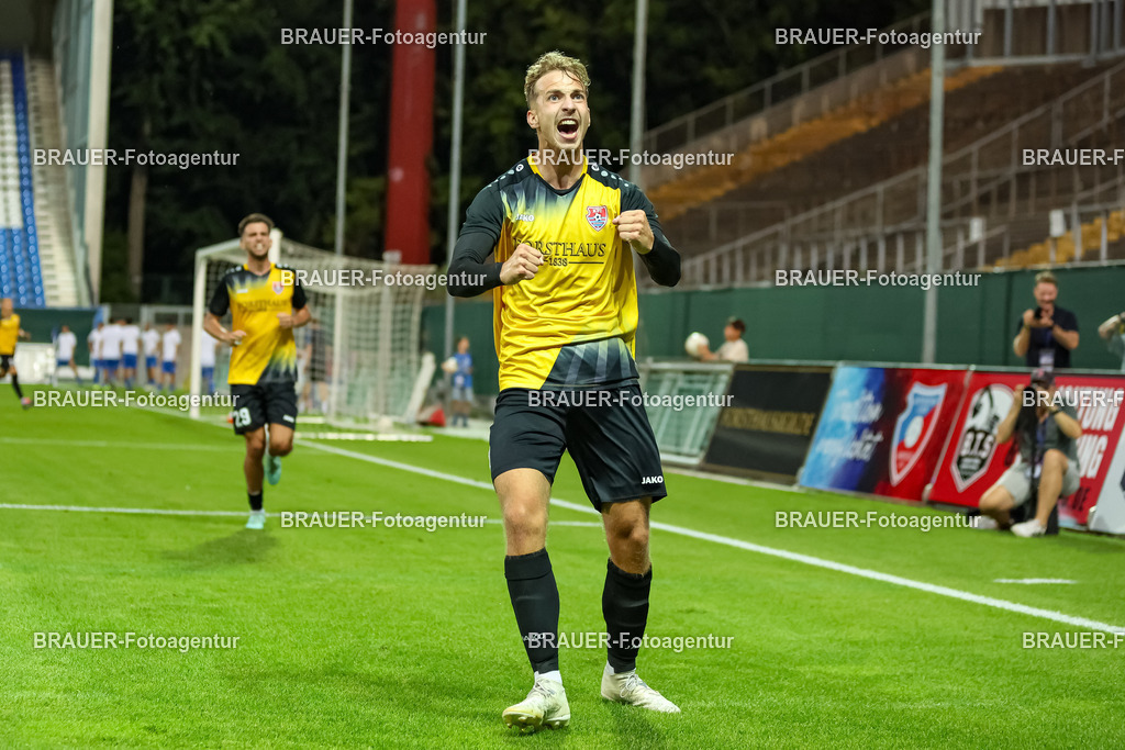 SB_KFCBAU_20250815_4701.JPG -  - KFC Uerdingen - SF Baumberg - Oberliga Niederrhein | Krefeld, Deutschland, 15.08.25: Etienne-Noel Reck (KFC Uerdingen) Torjubel, jubelt nach seinem Treffer zum 1:1 während des Oberliga Niederrhein Spiels zwischen KFC Uerdingen - SF Baumberg in der Grotenburg Stadion am 15. August 2025 in Krefeld, Deutschland. (Foto von Stefan Brauer/Brauer-Fotoagentur)