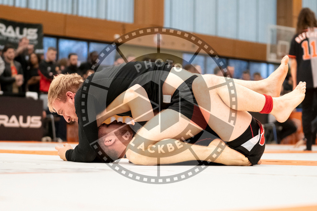 20231125PBB6953 | Fighters compete during the Grappling Industries Jiu-jitsu Championship in Berlin, Germany, on November 25, 2023.