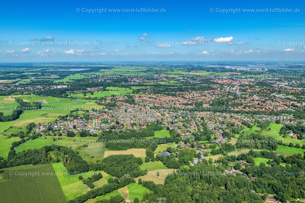 Stade_Klein_Thun_ELS_2919220823 | STADE 22.08.2023 Stadtgebiet Klein Thun Barge ""Barger Heide" an den Schwinger Wiesen in Stade im Bundesland Niedersachsen, Deutschland. // Urban area of a??a??Klein Thun Barge "Barger Heide" on Schwinger Wiesen in Stade in the state Lower Saxony, Germany. Foto: Martin Elsen
