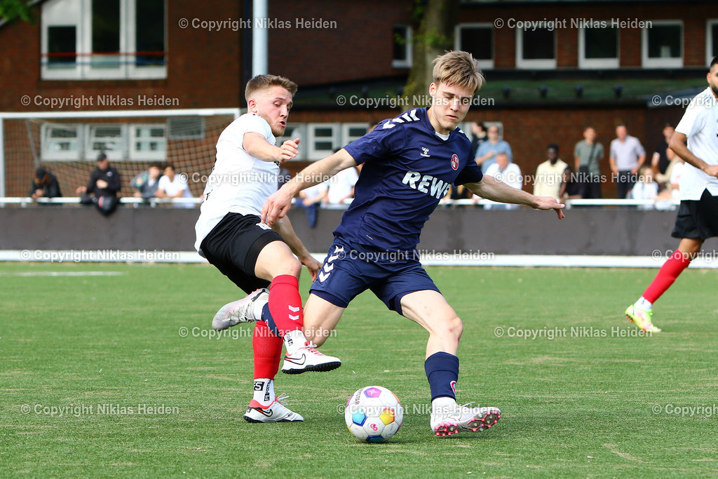 NH_FCEintrachtNorderstedtU23_FCVoranOhe_OberligaAufstiegsrunde_25052024 | #20 Ognjen Lukic (FC Eintracht Norderstedt U23), #19 Till Witmütz (FC Voran Ohe)

Fußball I Herren I Aufstiegsrunde Oberliga Hamburg I Saison 2023-2024 I Rückspiel I FC Eintracht Norderstedt U23 - FC Voran Ohe I 25.05.2024 I Sportplatz Garstedt
