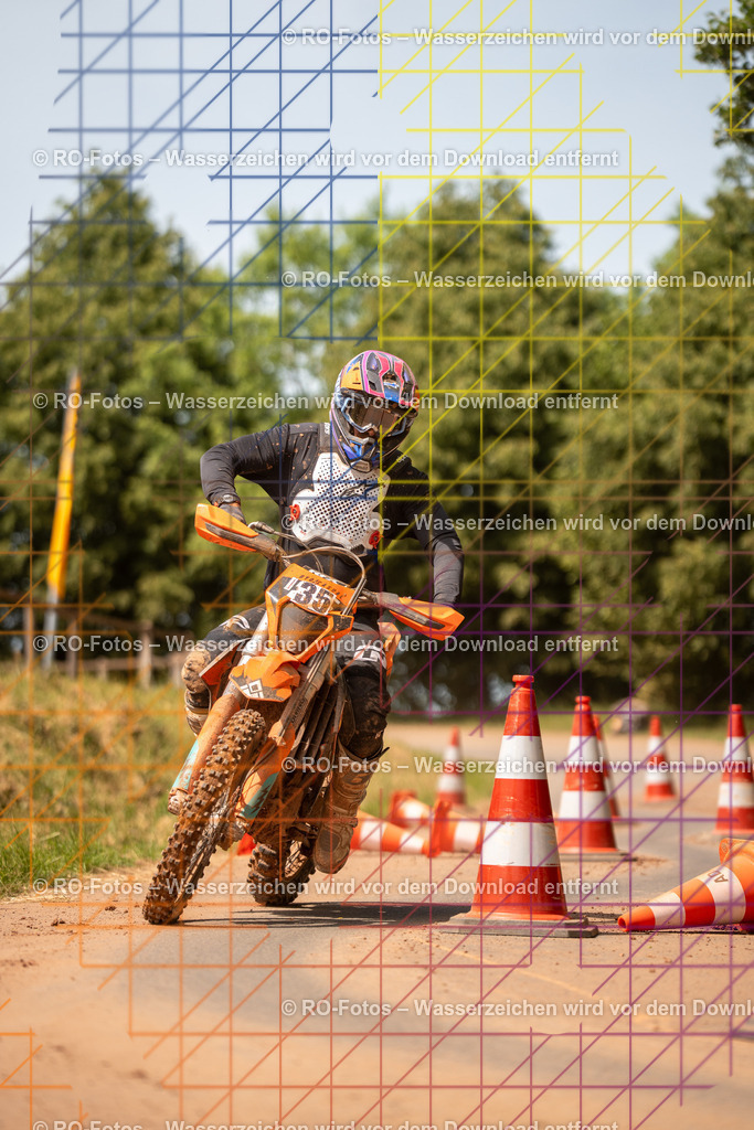 Wolfshausen 5 Lauf -723 | Sportfotografie von RO-Fotos: Motorsport, Motocross, Enduro, Laufveranstaltungen und Triathlon. Professionelle Fotos von Sportlern und Events. - Realisiert mit Pictrs.com