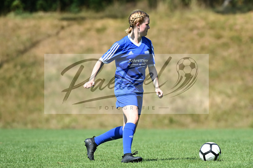 VFBGRE20200816_0006 | Fussball, Frauen:   bei dem Testspiel zwischen VfB Schinkel und TSG 07 Burg Gretesch IV auf der Sportanlage am Zuschlag am 16.08.2020 in Osnabrueck, Deutschland. - Realisiert mit Pictrs.com