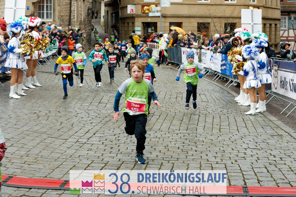 400m AOK Junior Cup | 3 Koenigslauf 2024 400m AOK Junior Cup - Realisiert mit Pictrs.com