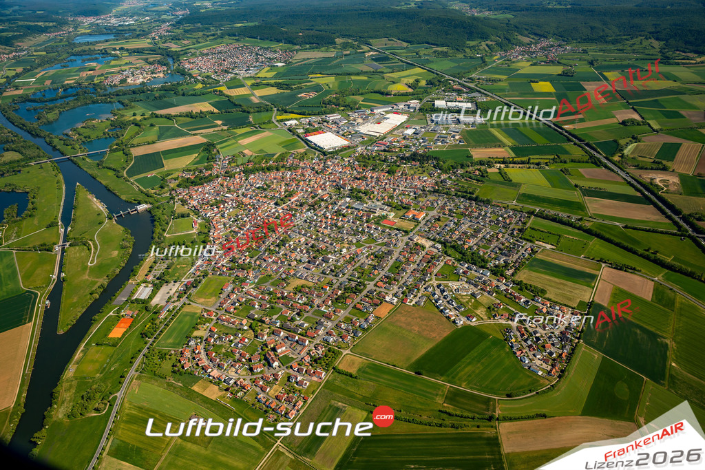 Luftaufnahme von Knetzgau - Die Luftaufnahme wurde 2025 vom UL-Flugzeug heraus erstellt ( keine Drohne ) - Hochauflösende Luftaufnahme - für professionelle Ausdrucke geeignet. Die Geschenkidee !Mit Lizenz und Bildrechte bestellbar