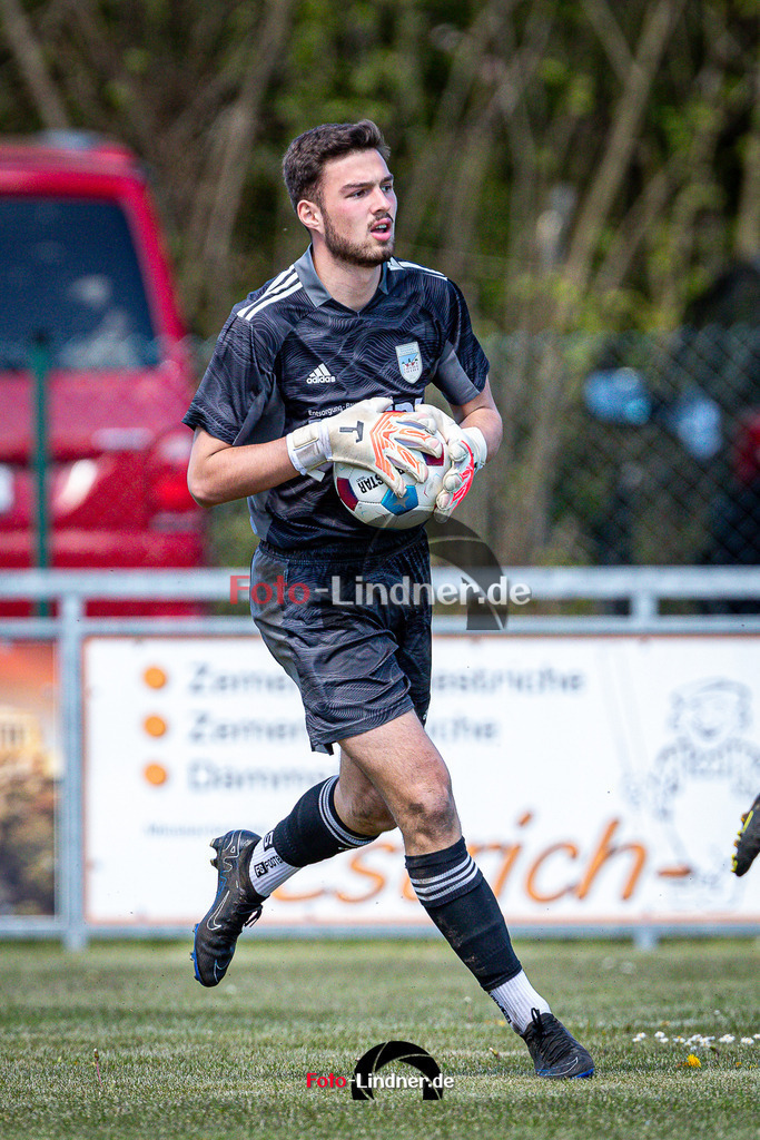 SG Hungerbach vs SV Eurasburg-Beuerberg | Meisterrunde Kreisklasse Gruppe C, SG Hungerbach vs SV Eurasburg-Beuerberg, 20240427,
Dominik HOFFMANN (SVEB Goalie 99) in Aktion,
2024-04-27 in Oberhasuen (Sportplatz Oberhasuen)
99 Dominik HOFFMANN (SVEB Goalie 99)
Copyright: WolfgangxLindner www.foto-lindner.de