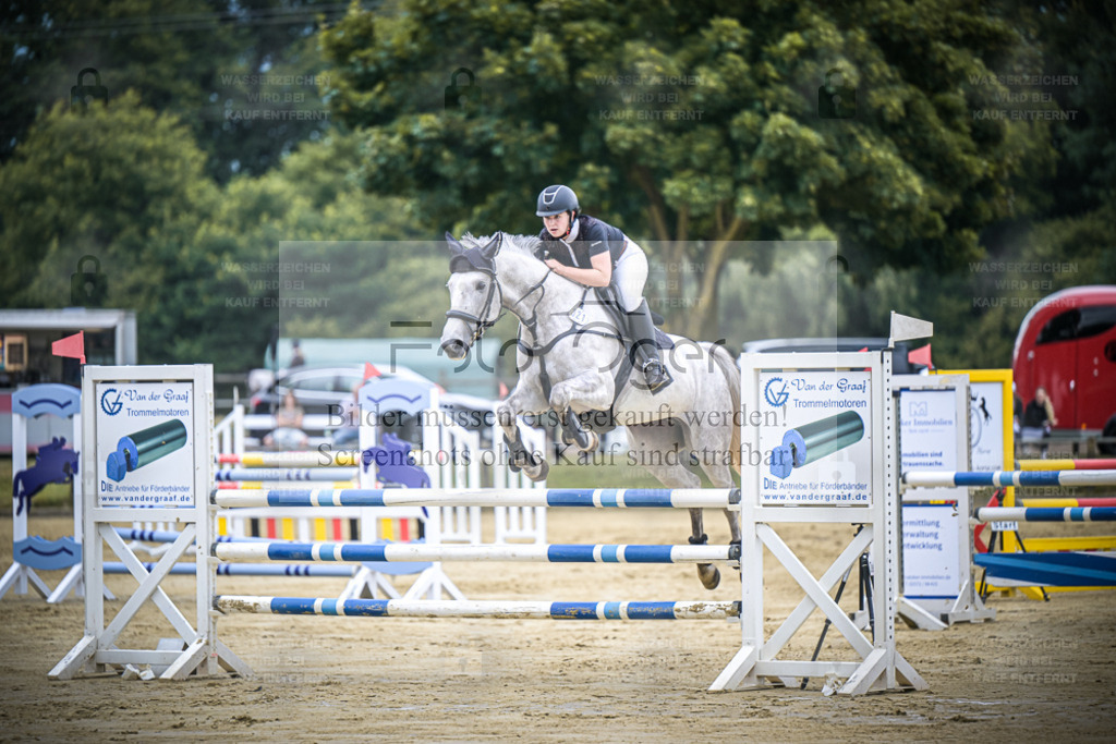 DOS_5677 | Entdecke hochwertige Reitturnierfotos von Foto Oger. Professionell, emotional und authentisch – jetzt Lieblingsmomente im Shop bestellen. - Realisiert mit Pictrs.com