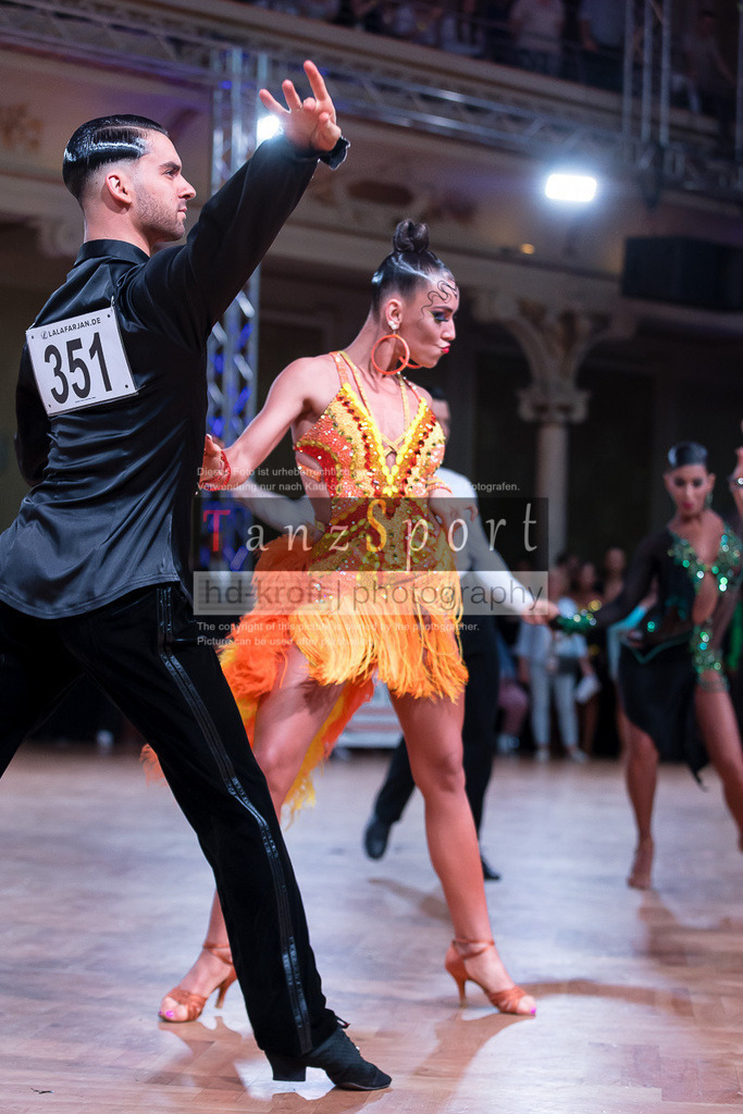20240706_WDSF_WO_Latin_8934 | Tanzsportbilder, Standardtanz, Lateintanz, WDSF, DTV, LTVB, dancecomp, goc, hessen tanzt, blaues band der spree, walzer, tango, wiener walzer, slowfox, quickstepp, samba, rumba, cha-cha-cha, paso doble. jive, hd-kroft photography, turniertanzsport