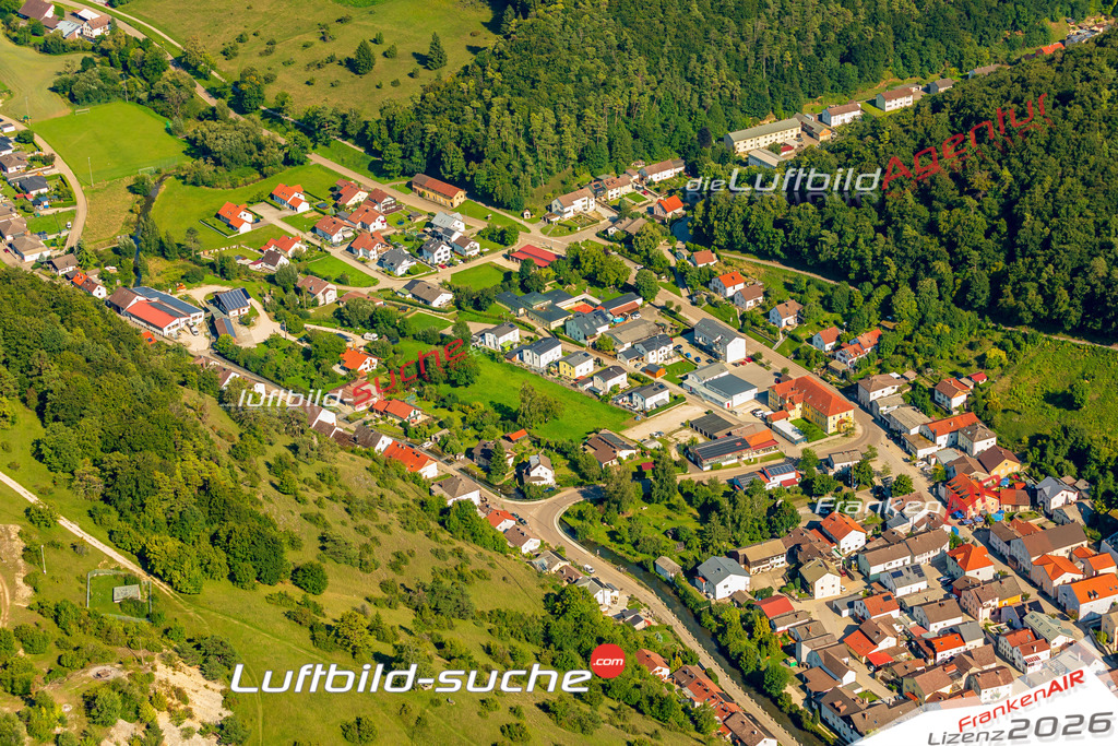 Lichtenberg Mörnsheim Bild- Das Luftbild wurde 2025 vom UL-Flugzeug heraus erstellt ( keine Drohne ) - Hochauflösende Luftaufnahme -Nicht vergleichbar mit Google Maps oder Satelittenbilder- Die Geschenkidee !Mit Lizenz und Bildrechte bestellbar