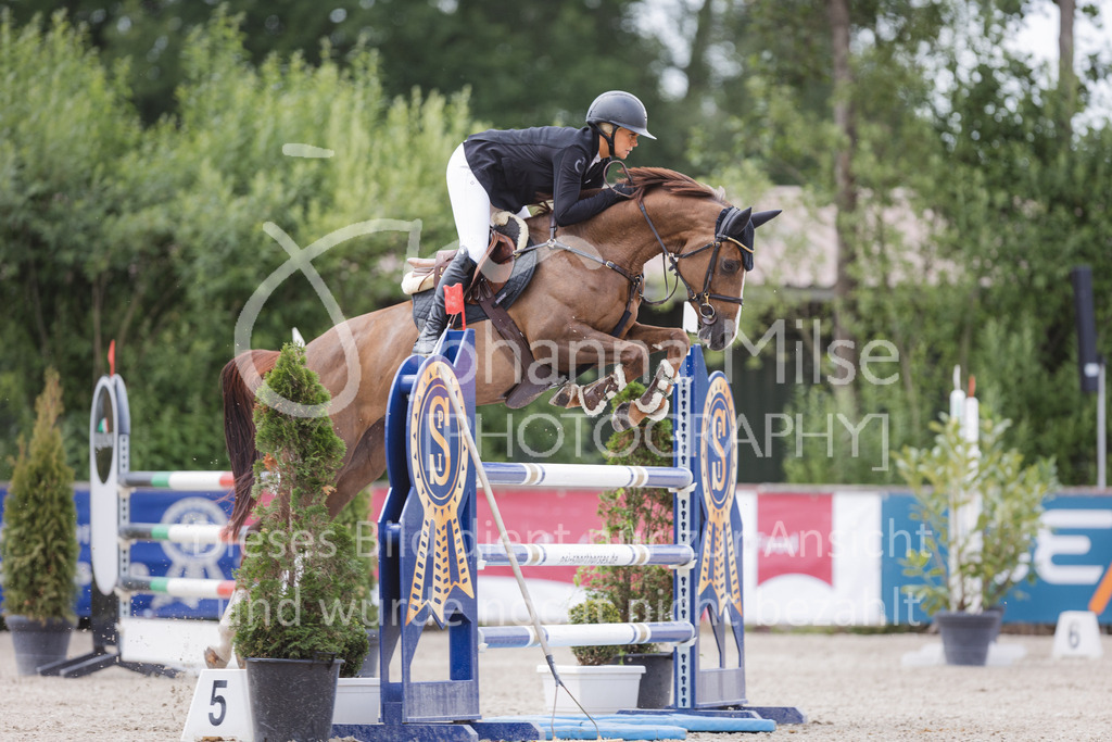 220614_Mühlen_SprPfM-606 | Late Entry Mühlen
Springprüfung Kl.M* 6-8j. Pferde gl. Einlaufprüfung für 6j. Pferde
14.06.2022