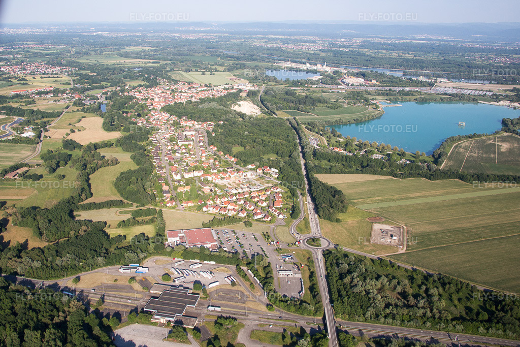 Vue aérienne: Vue de la ville à Lauterbourg dans le département Bas Rhin, France. Photo: IMG_080158.jpg prise le 05/06/2015 par Werner Riehm/FLY-FOTO.euRésolution de l'original: 5106 x 3404 px