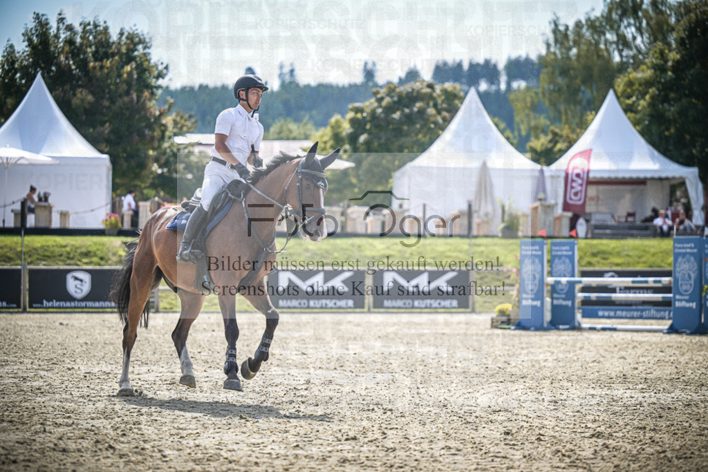 DOS_8340 | Entdecke hochwertige Reitturnierfotos von Foto Oger. Professionell, emotional und authentisch – jetzt Lieblingsmomente im Shop bestellen.Deutschlandweite Turnierfotografie. - Realisiert mit Pictrs.com
