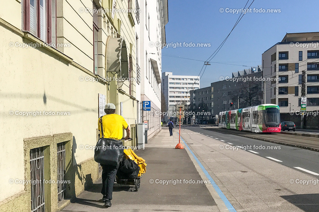 Corona_ 5 Jahre Covid Lockdown_ 15.03.2025-22 | 15.03.2025, Linz, AUT, Corona, 5 Jahre Covid Lockdown, im Bild Stadtansichten, Themenbild, Post, Postmitarbeiter, Brieftraeger