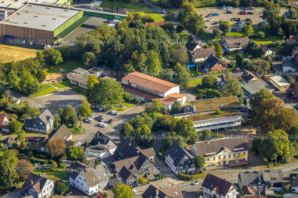 Kreuztal230911799 | Luftbild, Veranstaltungshalle Krombach-Halle des TV Krombach 1960 e.V., Krombach, städt. Kindergarten, Kreuztal, Siegerland, Nordrhein-Westfalen, Deutschland
