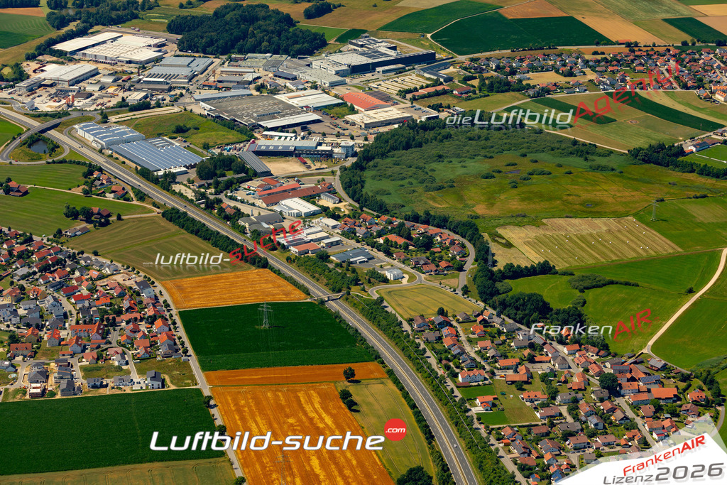 Die Luftaufnahme Gewerbegebiet - Cham wurde 2022 vom Flugzeug aus (keine Drohne) erstellt. Hohe Auflösung -für große Poster und Wandbilder geeignet - Garantiert!