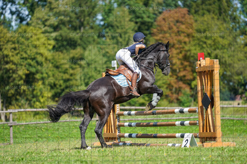 20230917-FAH09443 | Landsberg am Lech, 2023, Kaufbeuren, Kempten, Allgäu, Turnierfotografen Bayern, Fotoagentur Herrmann, Turnierbilder, Reitsport Fotos, Pferdefotograf, Augsburg, Bad Tölz, Dachau, Karlsfeld, Memmingen, Buchloe, Schwabmünchen