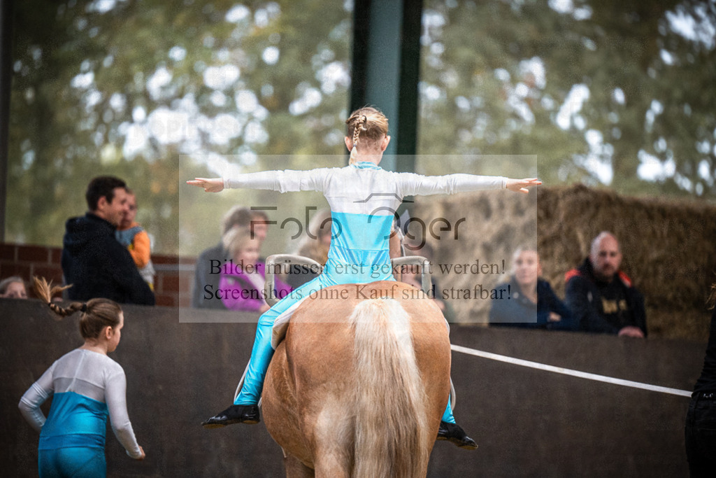 DOS_0110 | Entdecke hochwertige Reitturnierfotos von Foto Oger. Professionell, emotional und authentisch – jetzt Lieblingsmomente im Shop bestellen.Deutschlandweite Turnierfotografie. - Realisiert mit Pictrs.com
