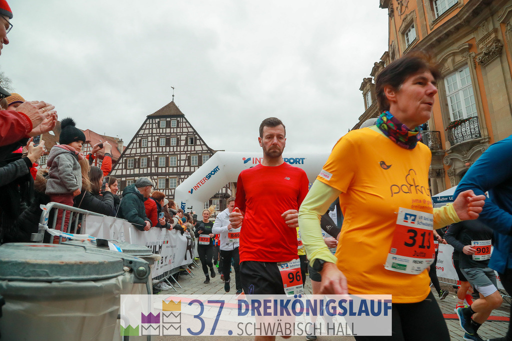 VR Bank Hauptlauf 10000m | 3 Koenigslauf 2023 - Realisiert mit Pictrs.com