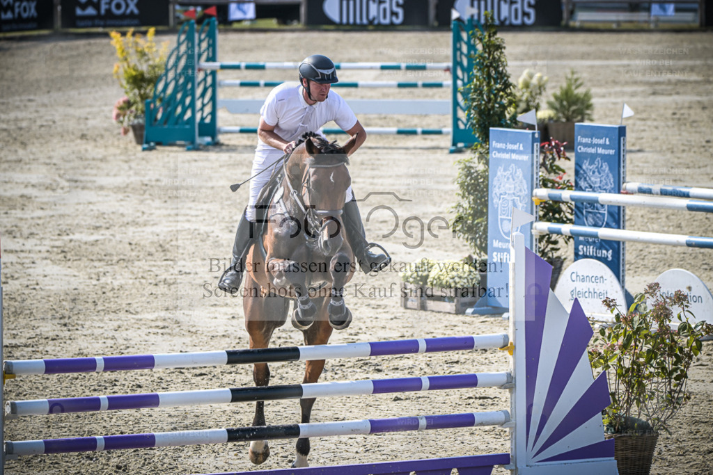 DOS_0871 | Entdecke hochwertige Reitturnierfotos von Foto Oger. Professionell, emotional und authentisch – jetzt Lieblingsmomente im Shop bestellen. - Realisiert mit Pictrs.com