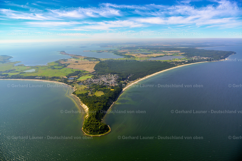 3637776 | GöHREN 25.08.2016 Küsten- Landschaft an der felsigen Steilküste " Mönchgut - Nordperd " in Göhren im Bundesland Mecklenburg-Vorpommern, Deutschland. // Coastline at the rocky cliffs of " Moenchgut - Nordperd " in Goehren in the state Mecklenburg - Western Pomerania, Germany. Foto: Gerhard Launer