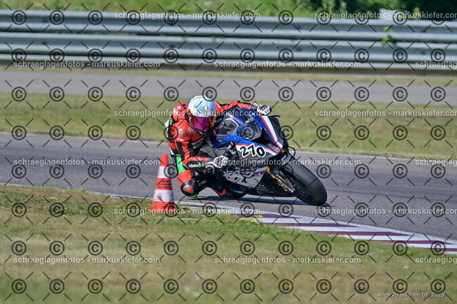 26BT02-0147 | markuskiefer.com - Realisiert mit Pictrs.com