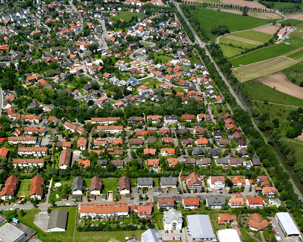 2626335 | SUNDHEIM 09.06.2006 Wohngebiet einer Einfamilienhaus- Siedlung  in Sundheim im Bundesland Baden-Württemberg, Deutschland // Single-family residential area of settlement  in Sundheim in the state Baden-Wuerttemberg, Germany Foto: Gerhard Launer