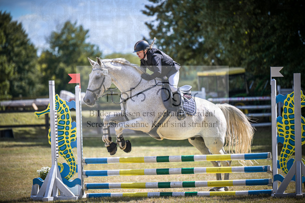 DOS_0196 | Entdecke hochwertige Reitturnierfotos von Foto Oger. Professionell, emotional und authentisch – jetzt Lieblingsmomente im Shop bestellen.Deutschlandweite Turnierfotografie. - Realisiert mit Pictrs.com