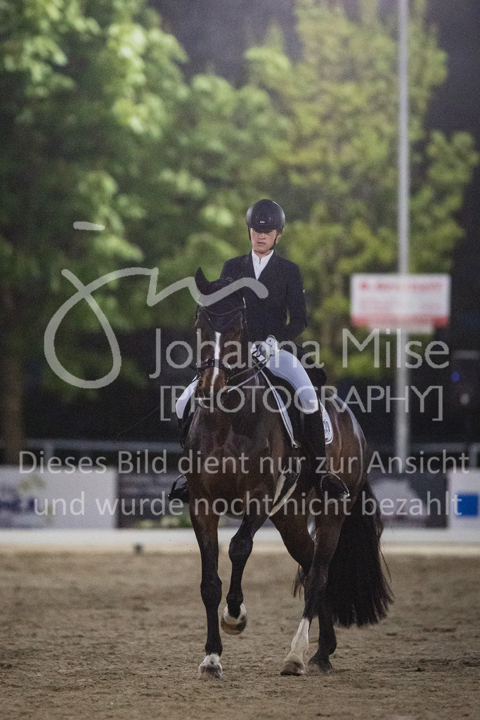 230429_Dressurfestival_S-Kür-356 | Deine schönsten Turniermomente als professionelle Fotos! Entdecke hochwertige Pferdesport-Fotografie im Online-Shop. Jetzt Fotos finden & bestellen!