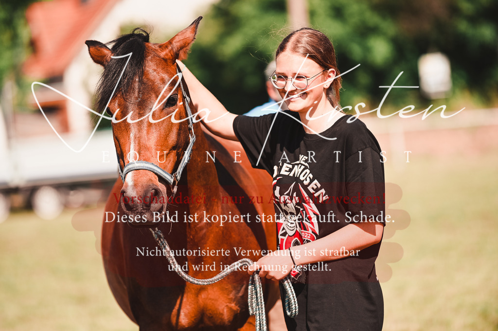 DSC_7355 | Pferde- und Turnierfotografie in Westsachsen. Pferdeportraits, Auftragszeichnungen und intuitive Kunst.