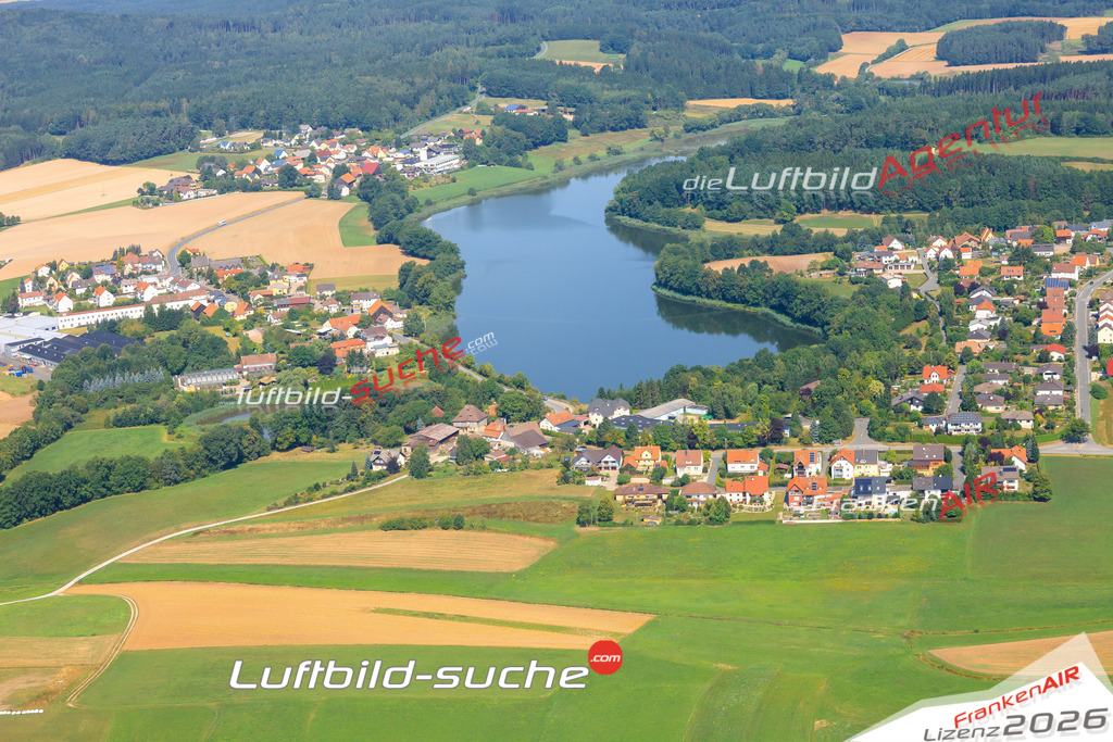 Die Luftaufnahme Neuensee - Michelau in Oberfranken wurde vom UL-Flugzeug (keine Drohne) aus fotografiert.Hohe Druck- Auflösung-die Geschenkidee!