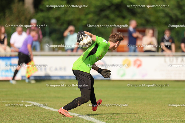 Fußball I Herren I Saison 2025-2026 I Verbandsliga Süd I 7. Spieltag I SV Schackendorf - SV Azadi Lübeck I 06.09.2025.134 | Louis von Pein (87, SV Schackendorf) - Realisiert mit Pictrs.com