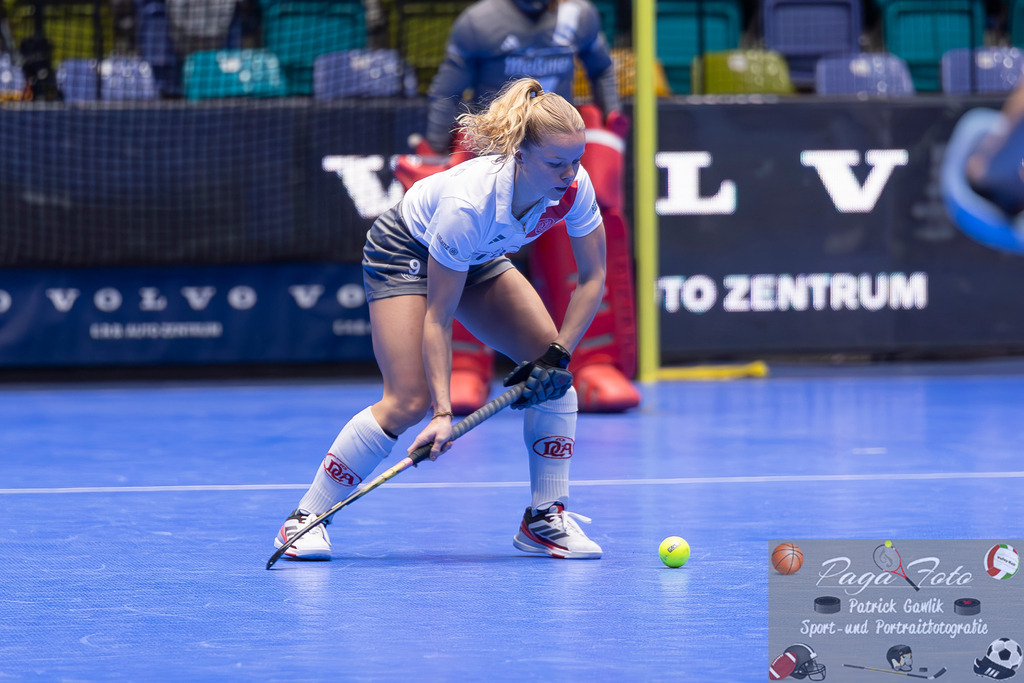 Volvo E.R.B. Final 4 Halbfinale Frauen: Der Club an der Alster - Berlienr HC, 25.01.2025 | Emma Davidsmeyer (Der Club an der Alster #9) am Ball, Der Club an der Alster - Berlienr HC, Frankfurt, Süwag Arena, 25.1.2025 - Realisiert mit Pictrs.com