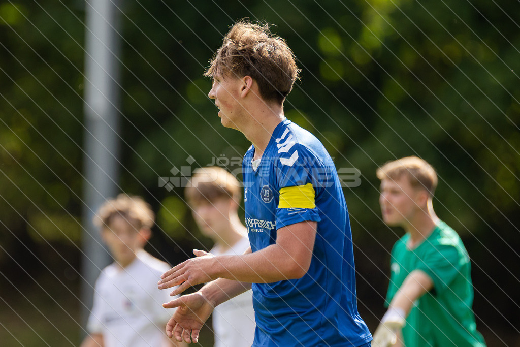 20250920_Picselweb-Fotografie_1R3_0408 | JFV D/A &amp; Stade - VfB Oldenburg0:1 VfB no70:2 VfB no70:3 VfB JFV Eigentor0:4 VfB no70:5 VfB no71:5 JFV no3 Jaric Jimenez-Voss2:5 JFV no9 Janko Sylvester3:5 JFV no16 Damian Elias Mihro Burekovic - Realisiert mit Pictrs.com