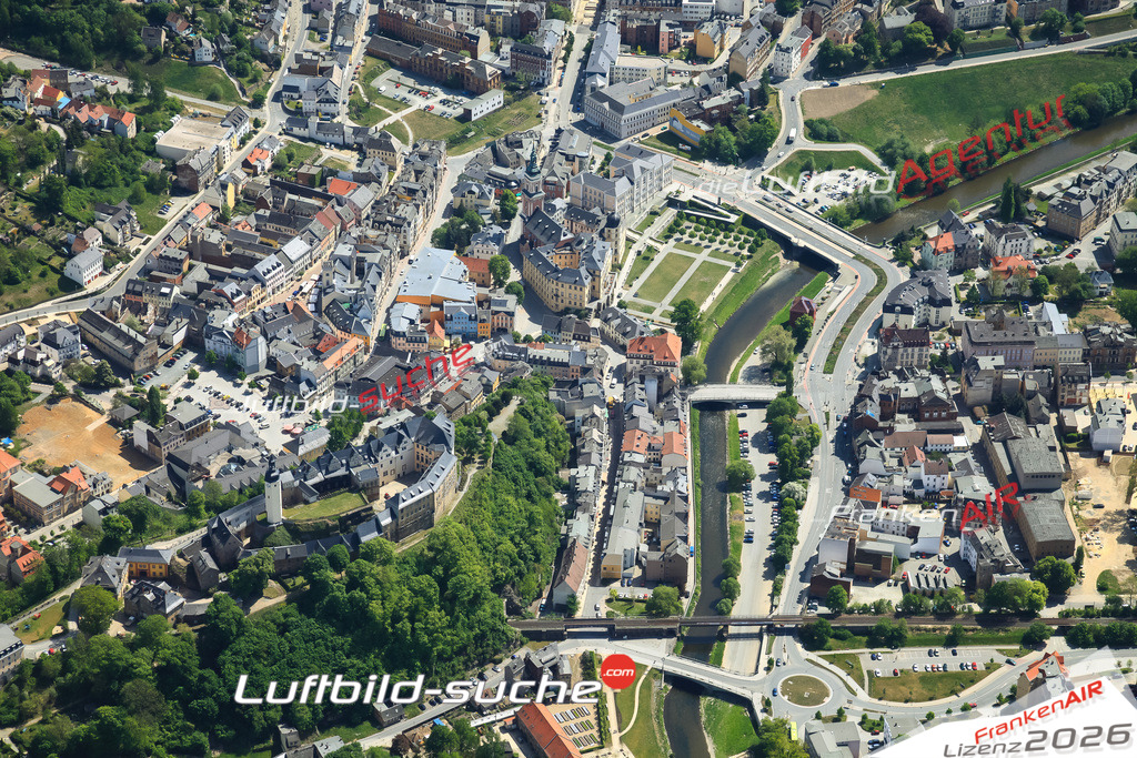 Die Luftaufnahme der Stadt Greiz wurde vom UL-Flugzeug heraus erstellt ( keine Drohne )- hohe Auflösung für beste Qualität