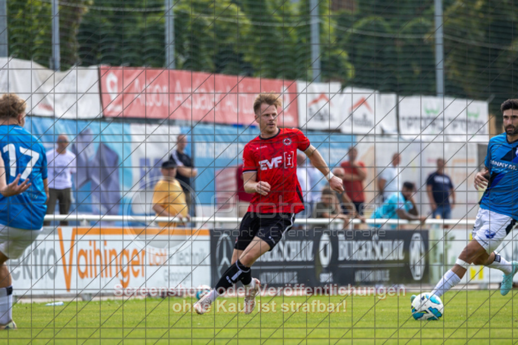 20250816_141734_0289 | #,1.Göppinger SV (rot) vs. FSV 08 Bietigheim-Bissingen (blau), Fußball, Oberliga BW, wfv, 03. Spieltag, Saison 2025/2026, Rasensportplatz Stadion SV Göppingen, Hohenstaufenstr. 116, 73033 Göppingen, 16.08.2025 - 14:00 Uhr,Foto: PhotoPeet-Sportfotografie/Peter Harich